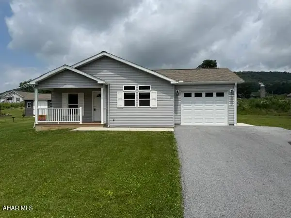 1105 Oak Terrace Drive, Martinsburg, PA 16662