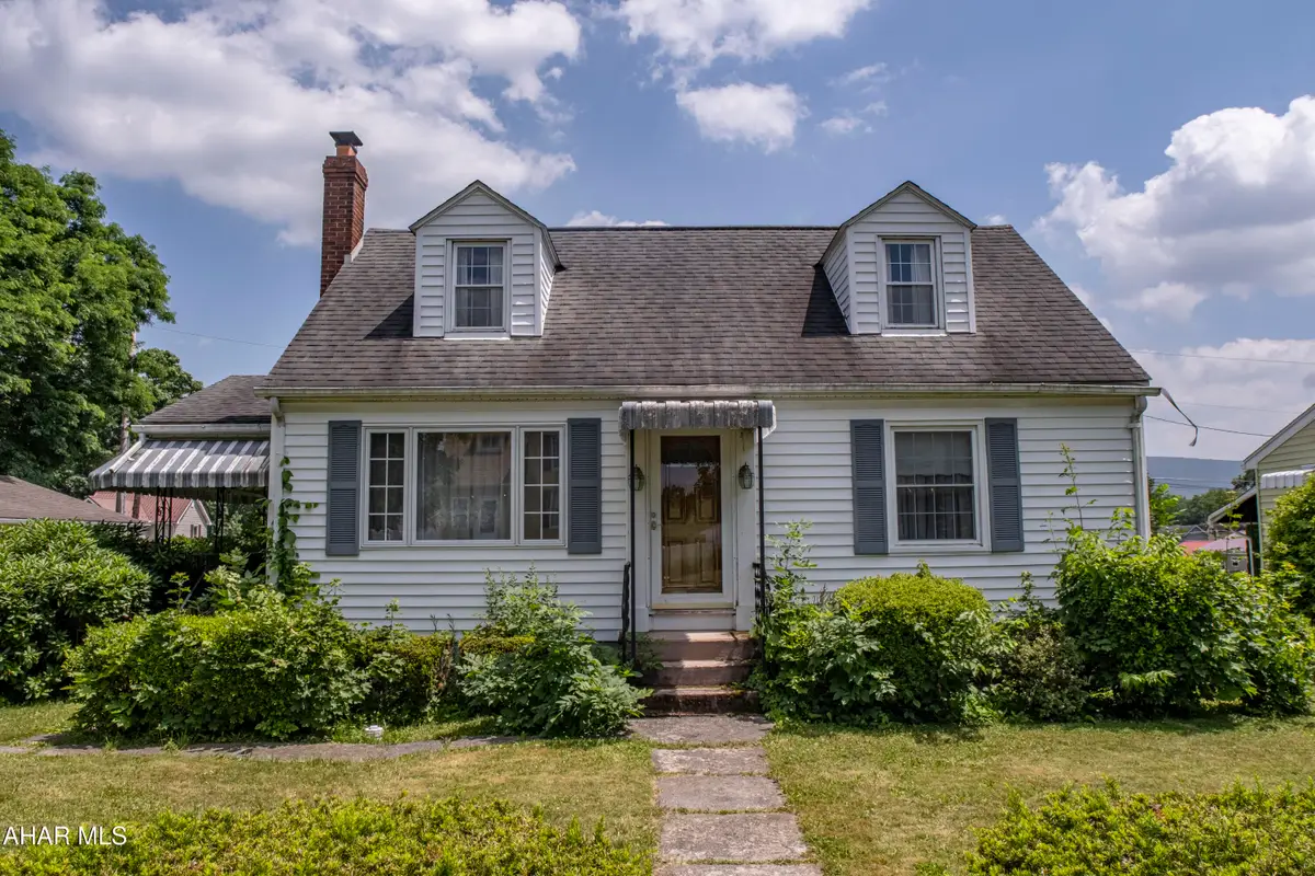 911 N 4th Street, Bellwood, PA 16617 - #1