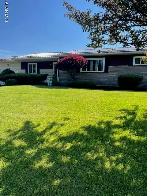 1231 W Loop Road, Hollidaysburg, PA 16648 - #1