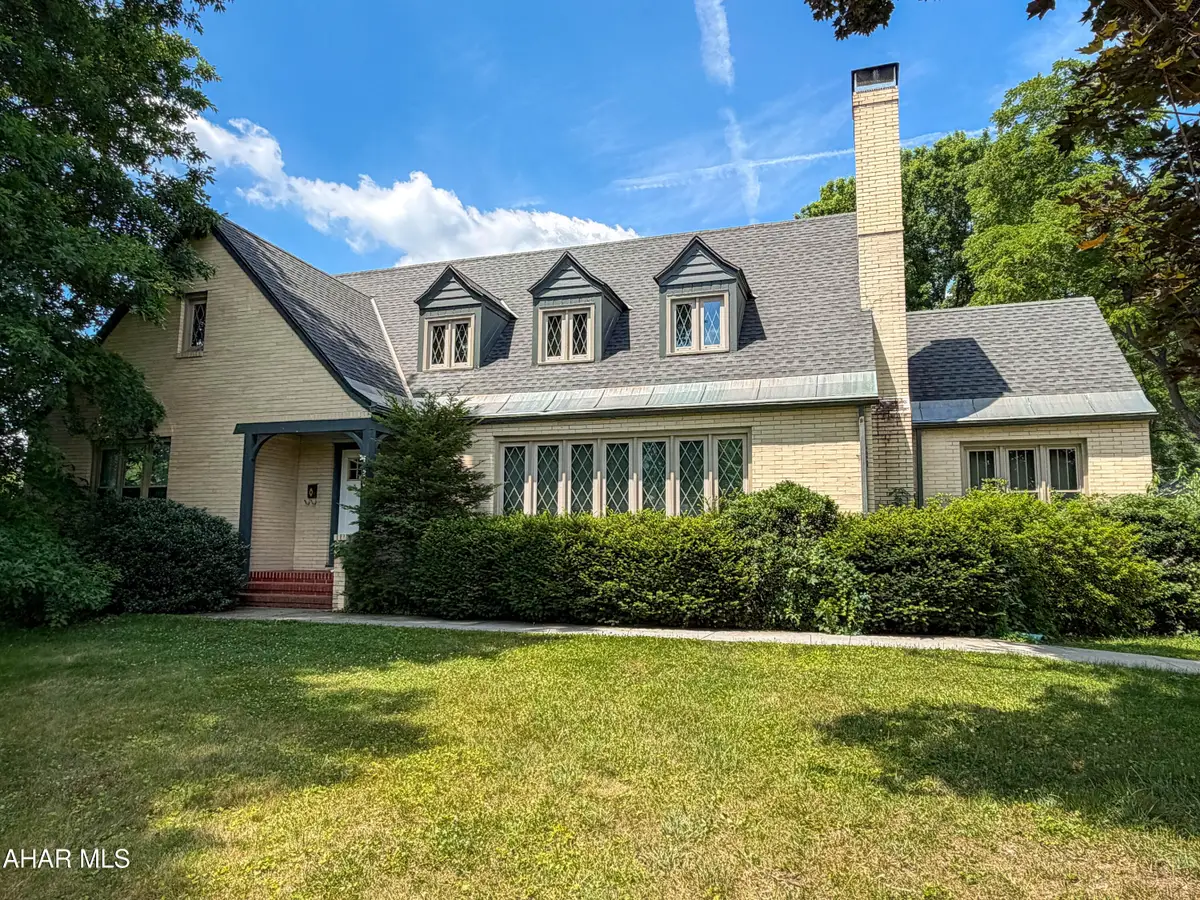 530 S Juliana Street, Bedford, PA 15522 - #1