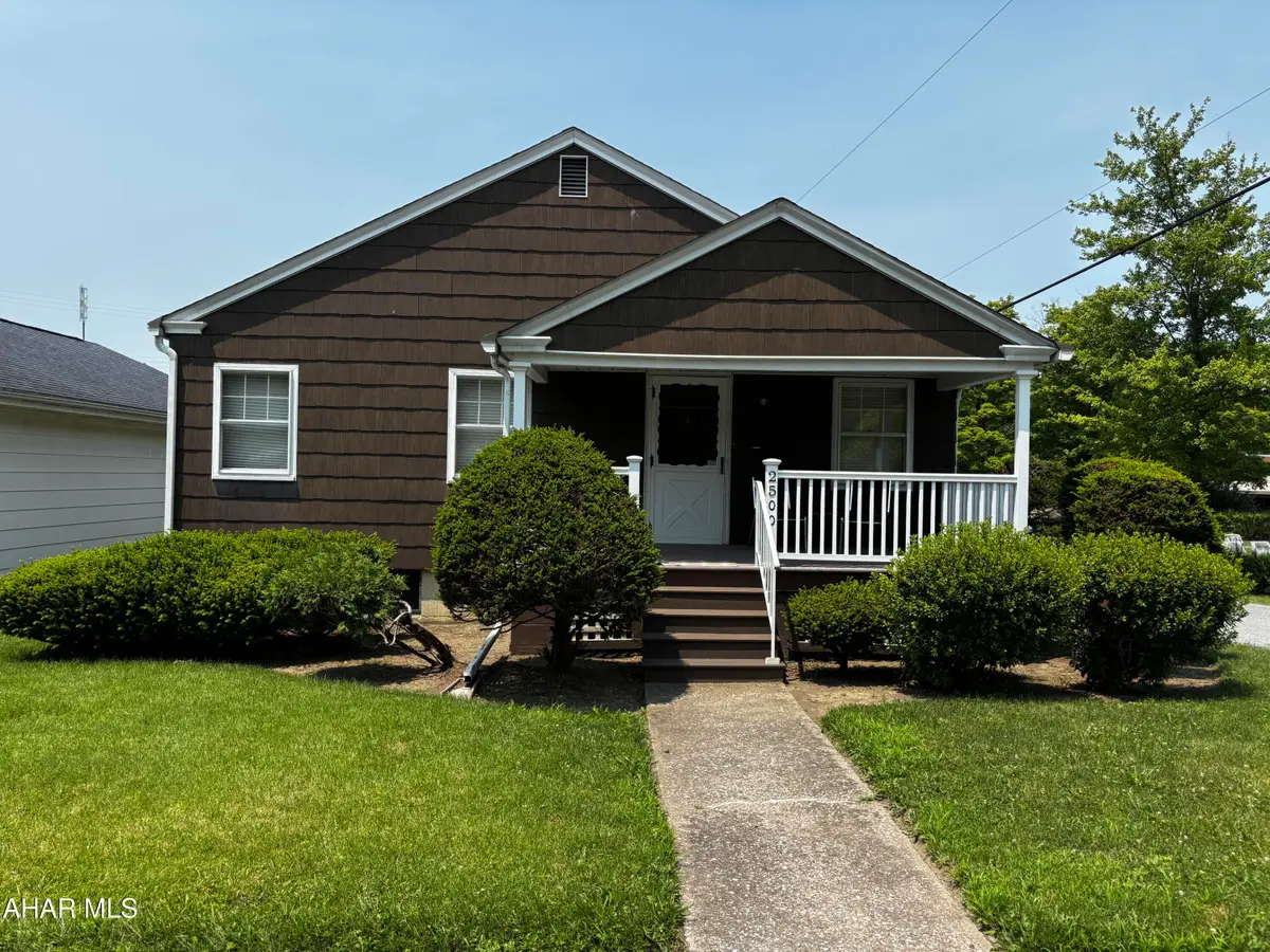 2500 Lark Avenue, Altoona, PA 16602 - #1