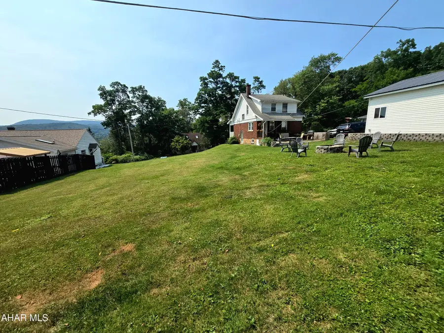 4901 Highland Park Avenue, Altoona, PA 16602 - #3