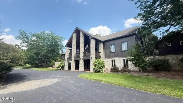 622 Golf Course Road, Altoona, PA 16601