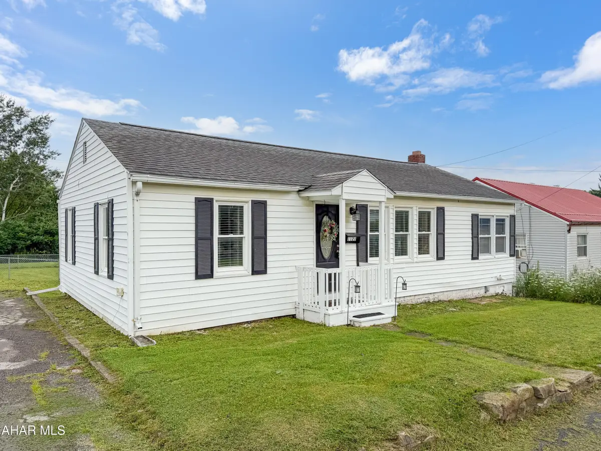 1121 W High Street, Ebensburg, PA 15931 - #1
