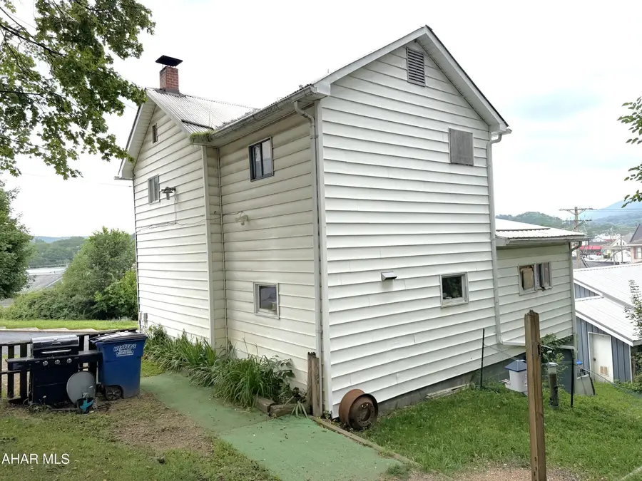 116 E 1st Street, Everett, PA 15537 - #2