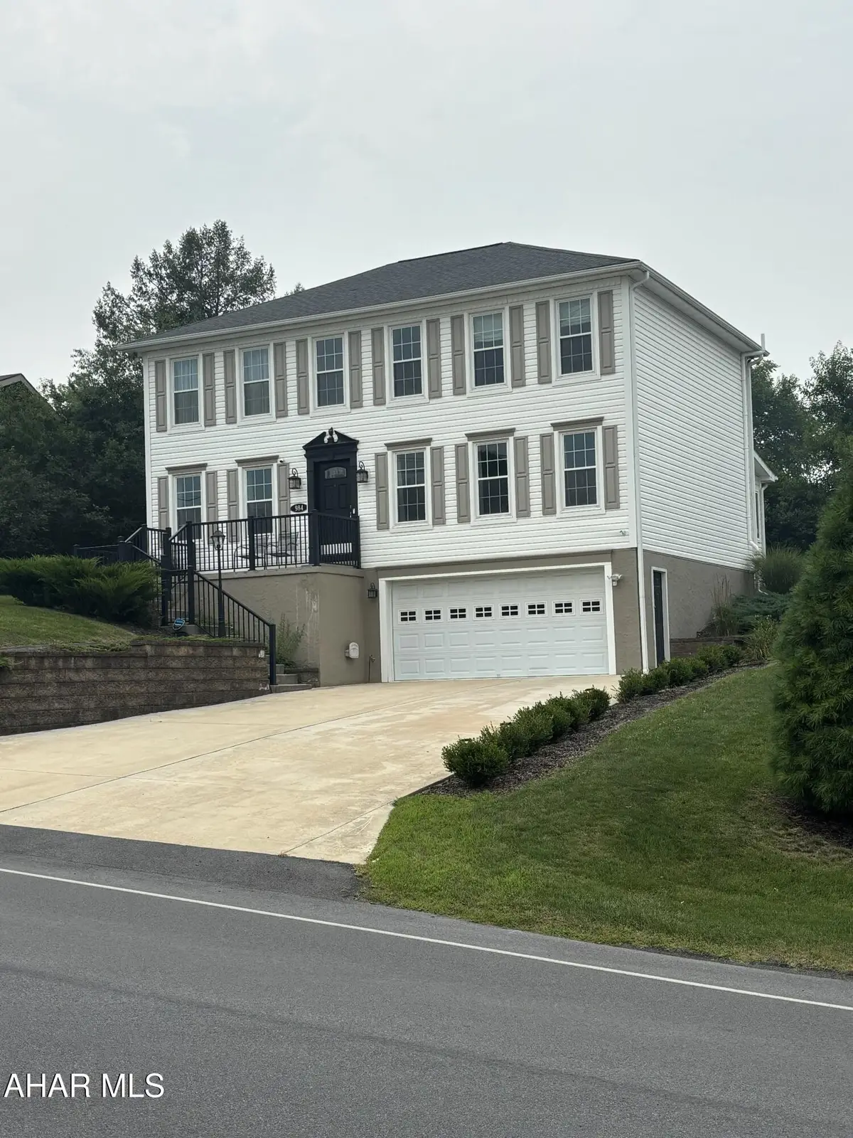 984 Newry Lane, Duncansville, PA 16635 - #1
