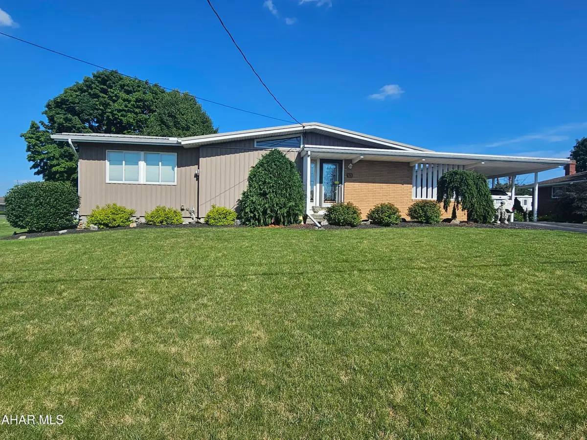 521 Hershberger Street, Martinsburg, PA 16662 - #1