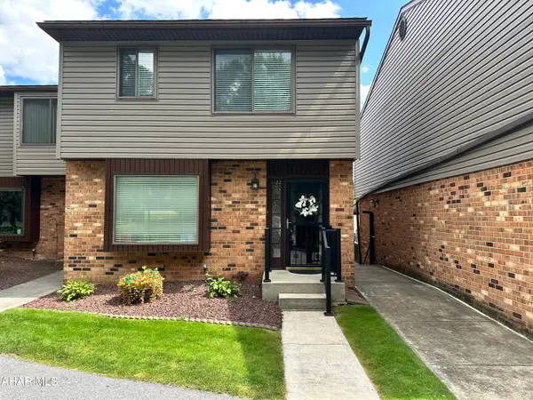 1122 Fairway Townhouse Lane, Hollidaysburg, PA 16648