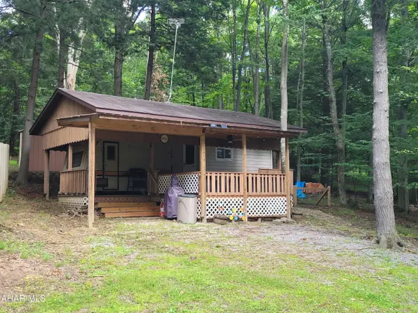 140 N Crescent Drive, Flinton, PA 16640