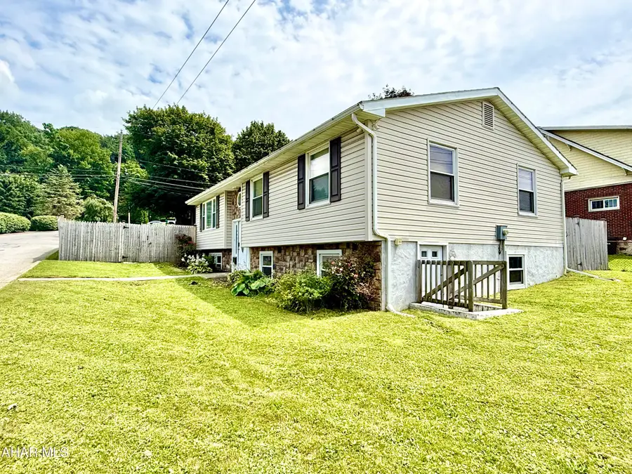 4401 6th Avenue, Altoona, PA 16602 - #2