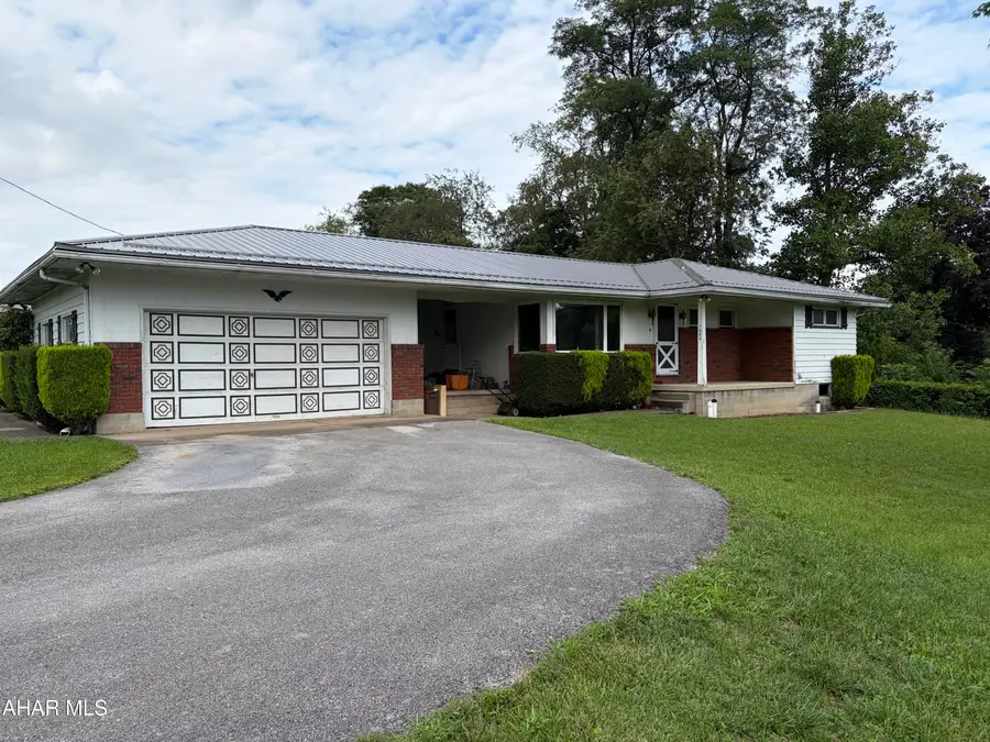 1000 Gibboney Drive, Duncansville, PA 16635 - #3