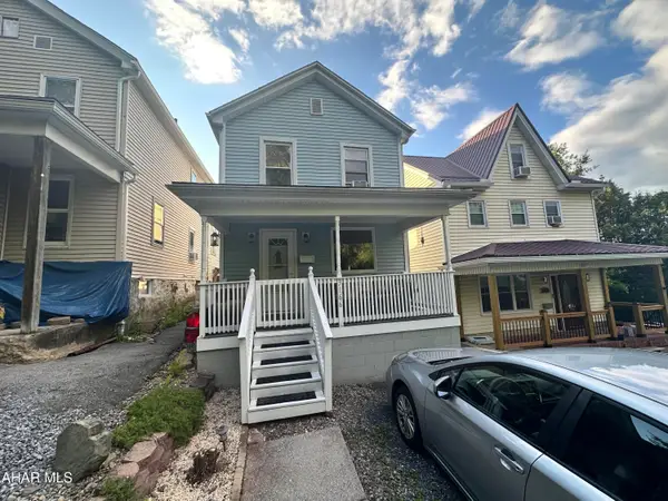 3166 Oak Avenue, Altoona, PA 16601