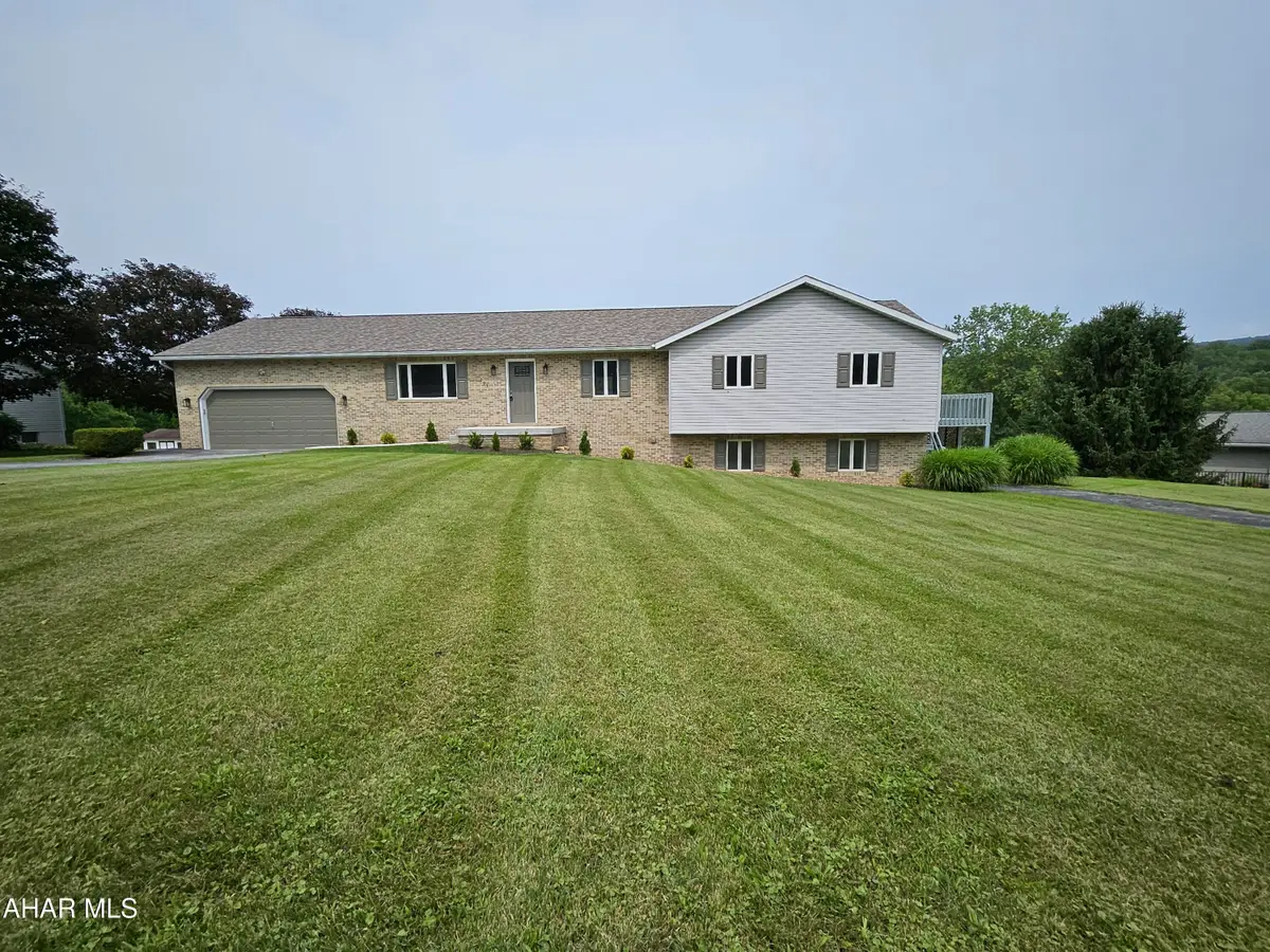 203 Esau Street, Hollidaysburg, PA 16648 - #1