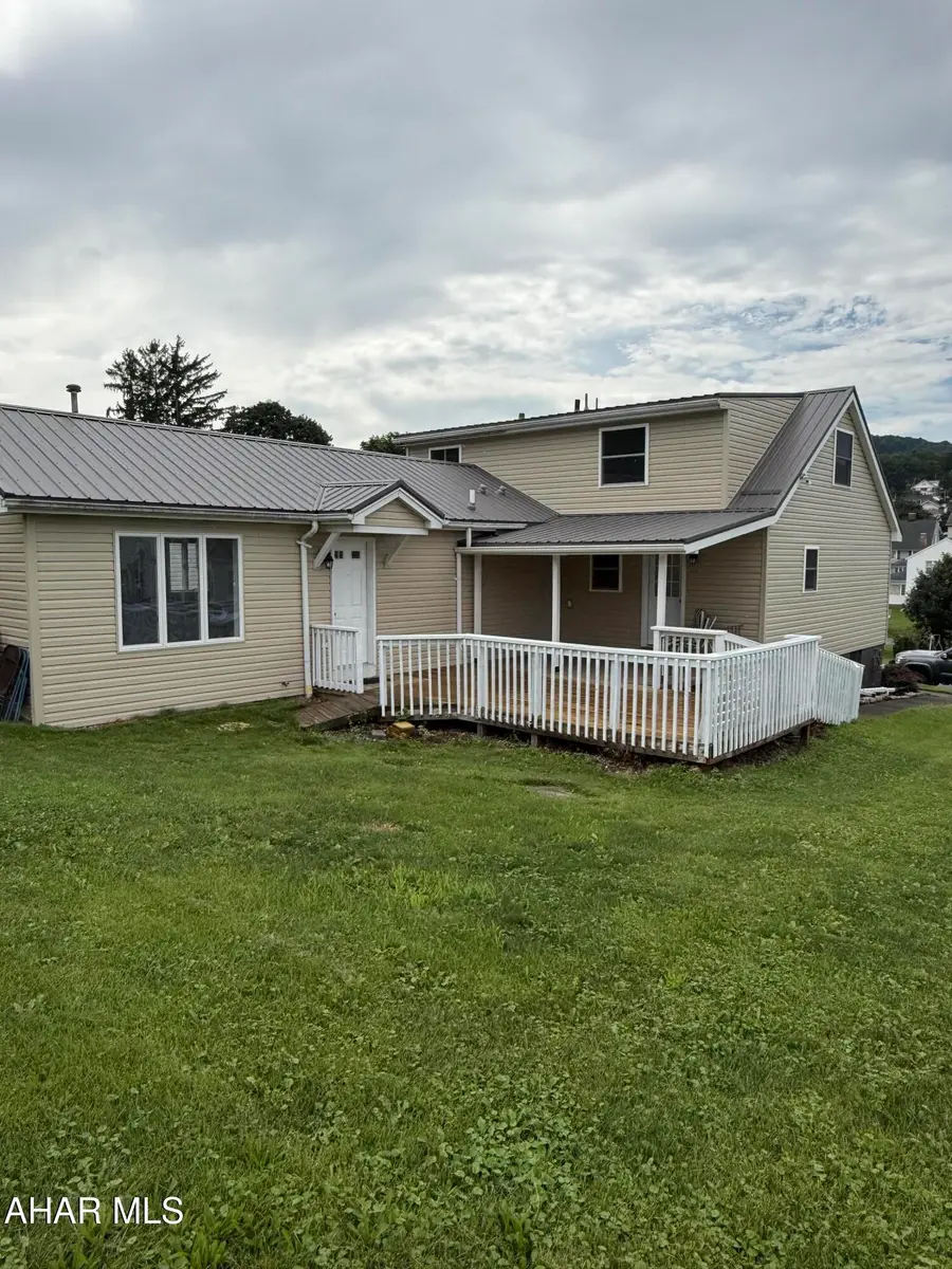 305 24th Avenue, Altoona, PA 16601 - #3