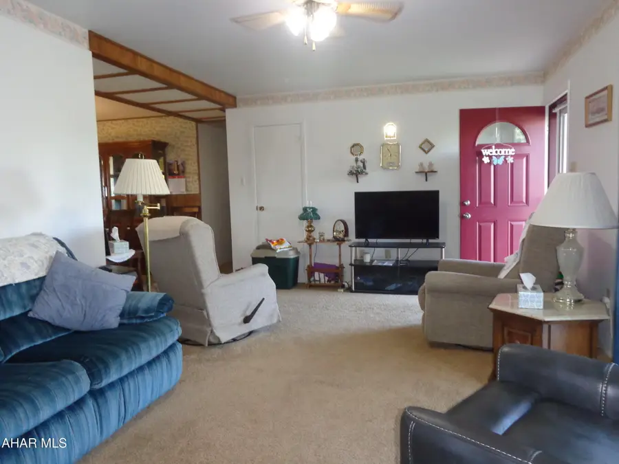 409 N Market Street, Martinsburg, PA 16662 - #2