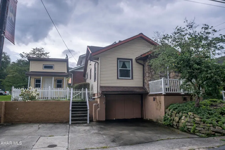 215 Spring Street, Williamsburg, PA 16693 - #2