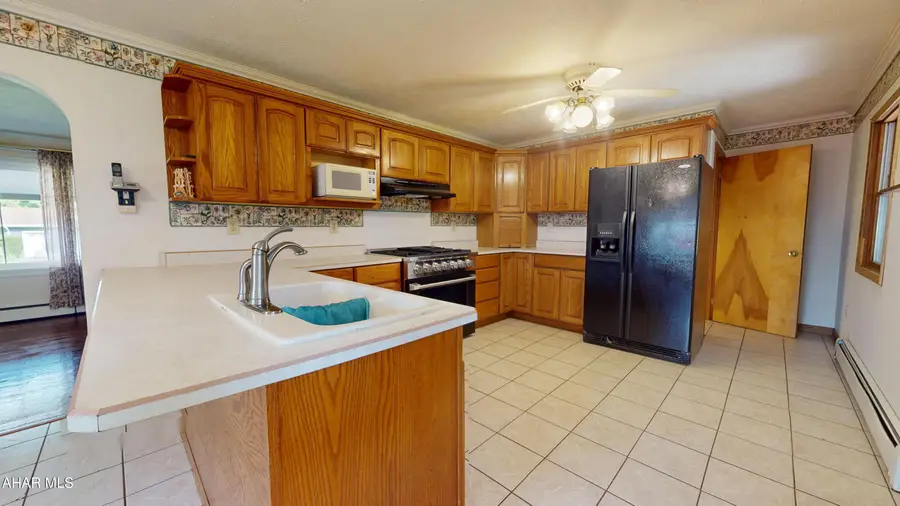 1201 E 5th Street, Bellwood, PA 16617 - #3