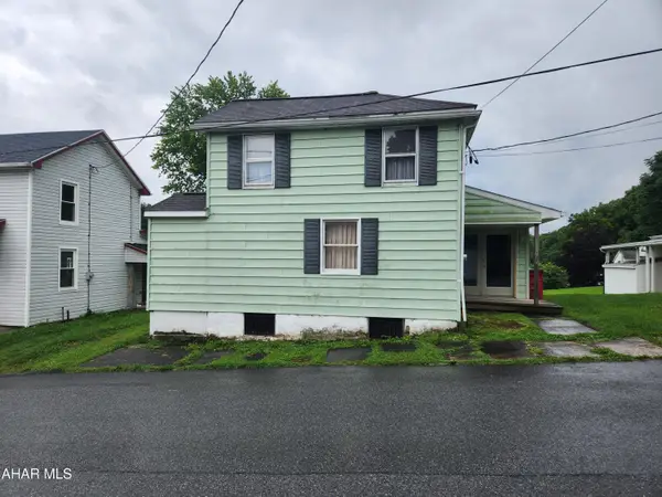 40 W 8th Street, Everett, PA 15537