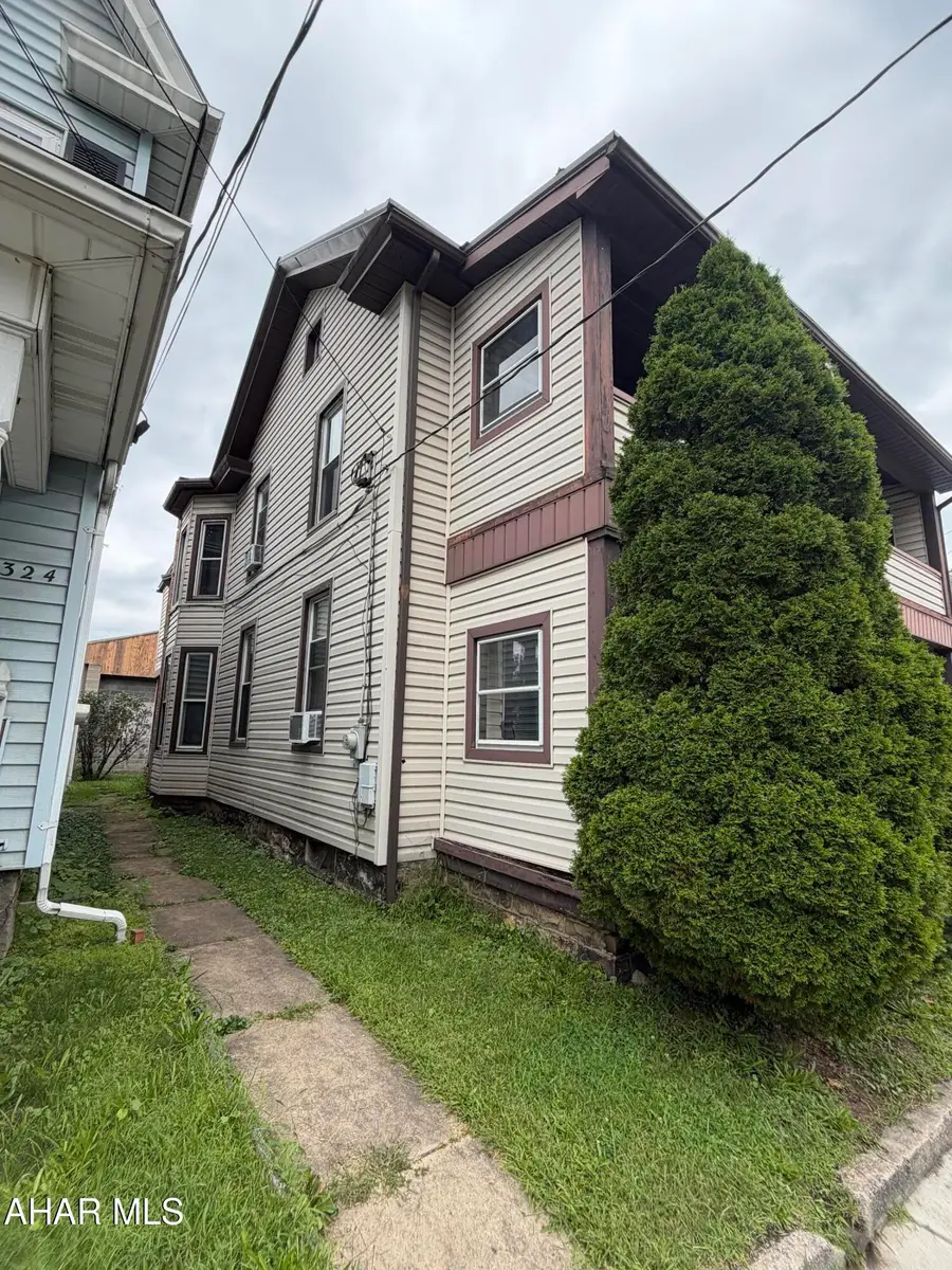 320 W 15th Street, Tyrone, PA 16686 - #2