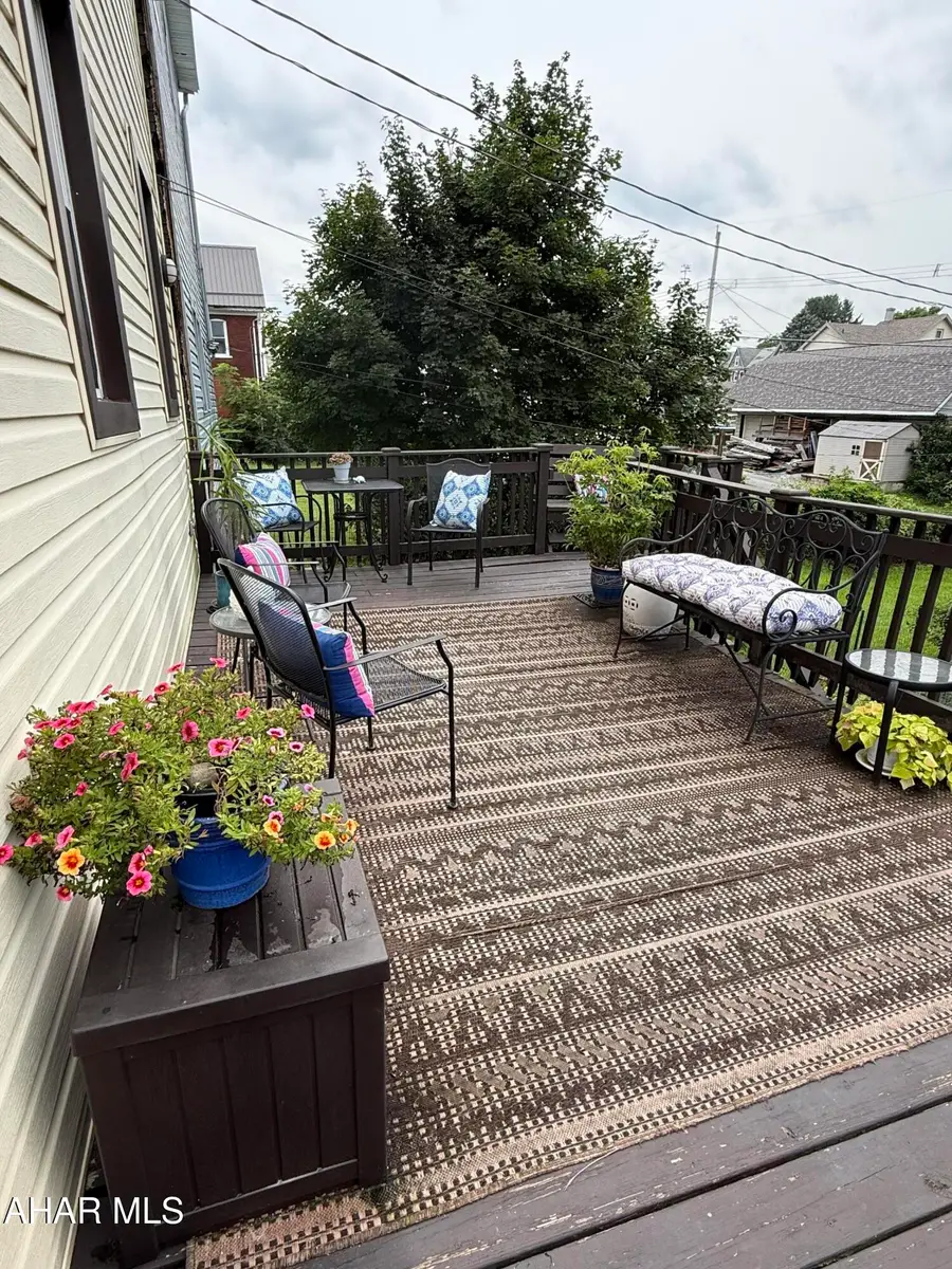 713 N 6th Avenue, Altoona, PA 16601 - #3