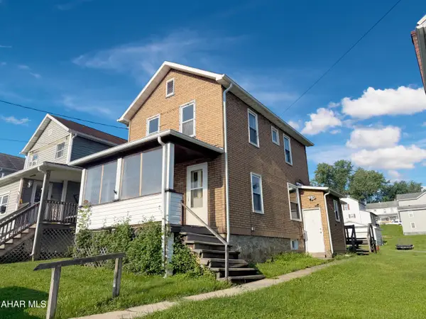 1044 Cambria Street, Nanty-Glo, PA 15943
