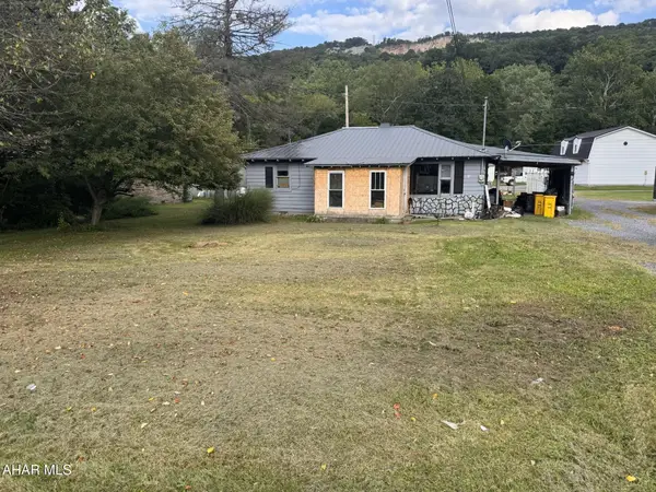 109 Sweet Circle, Claysburg, PA 16625