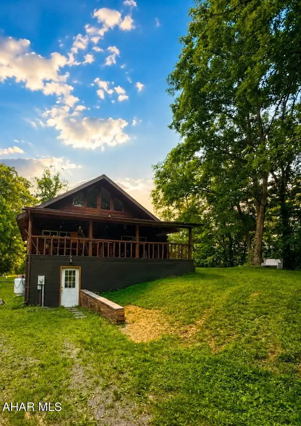 243 Swinging Bridge Road, Hollidaysburg, PA 16648