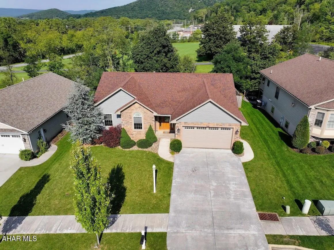 346 Highland Drive, Bedford, PA 15522 - #1