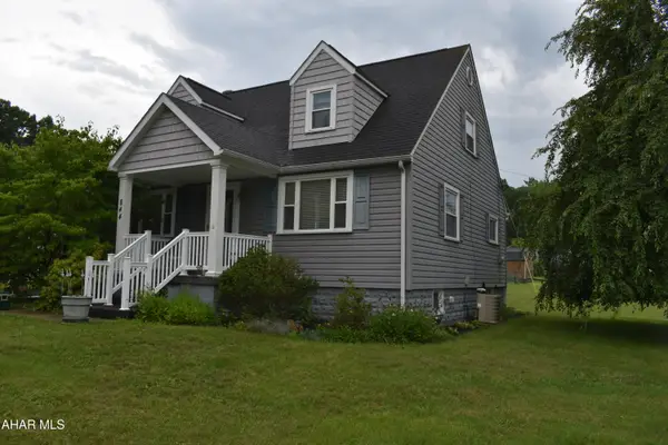 844 Brush Mountain Road, Hollidaysburg, PA 16648