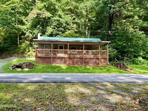 8263 Raystown Road, Saxton, PA 16678