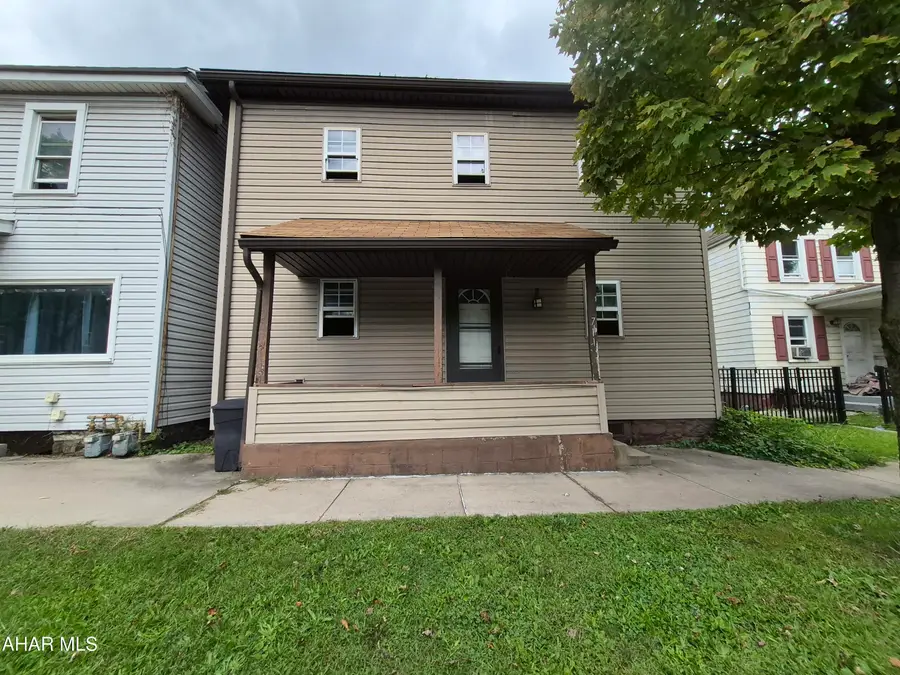 711 Blair Street, Hollidaysburg, PA 16648 - #2