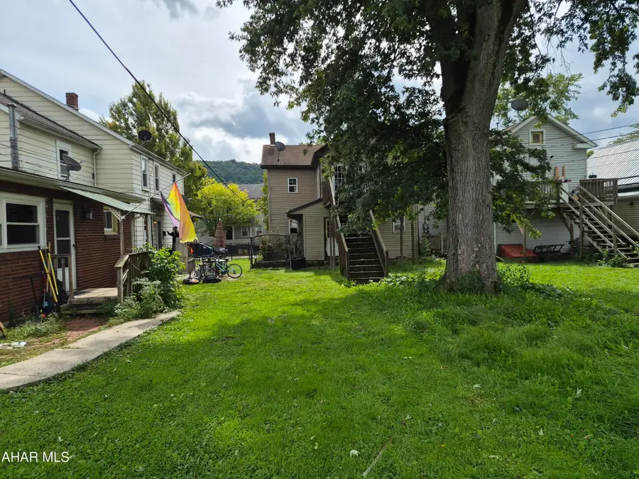 711 Blair Street, Hollidaysburg, PA 16648 - #3