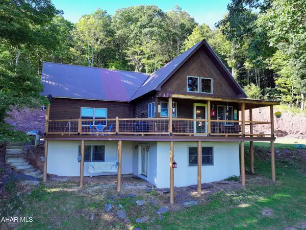 1077 Queen Road, Claysburg, PA 16625
