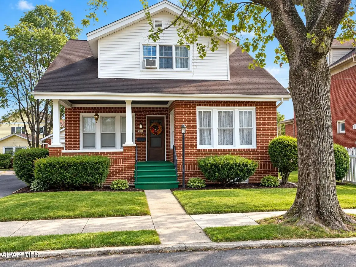 2215 1st Avenue, Altoona, PA 16602 - #1