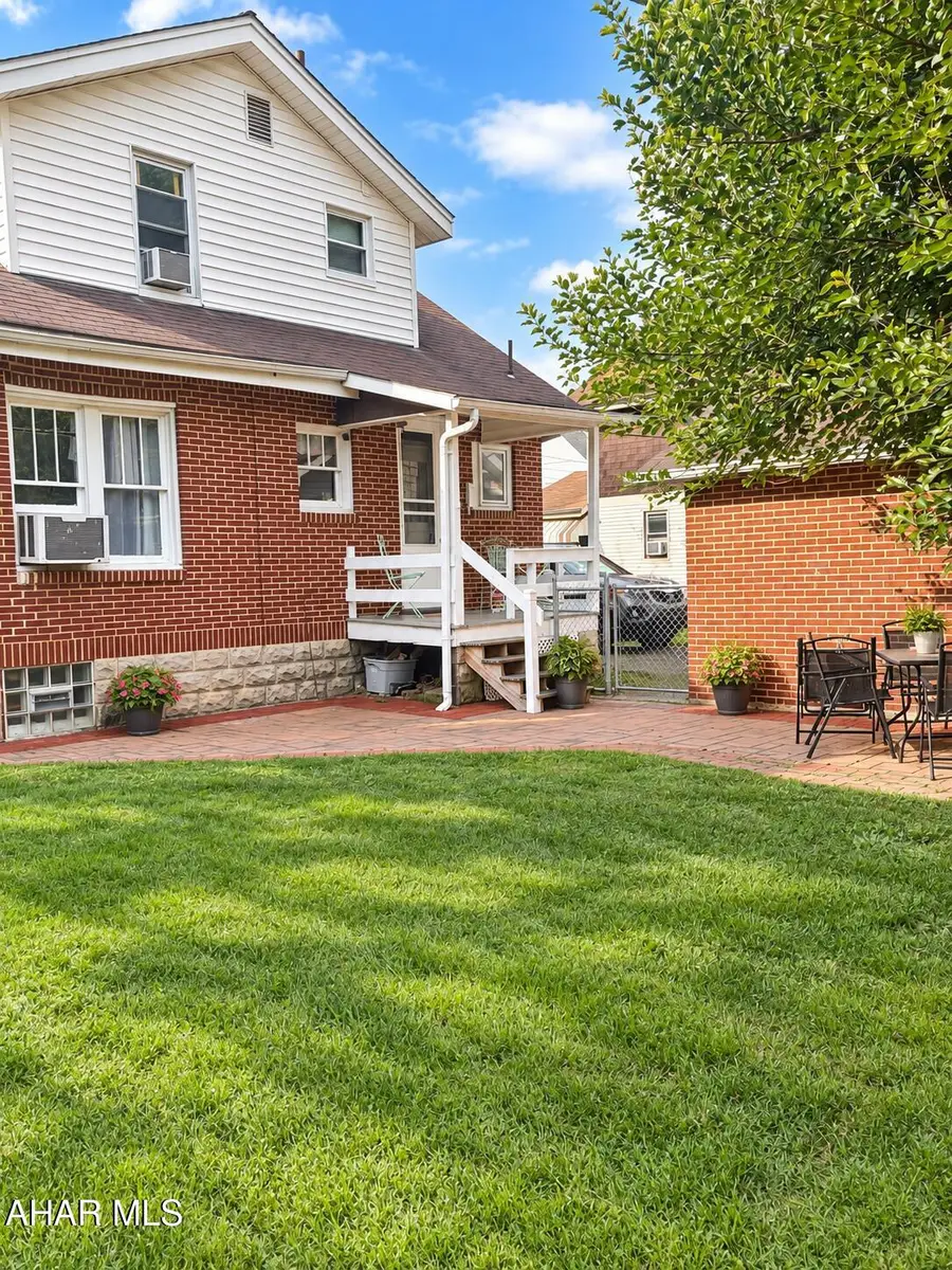 2215 1st Avenue, Altoona, PA 16602 - #2