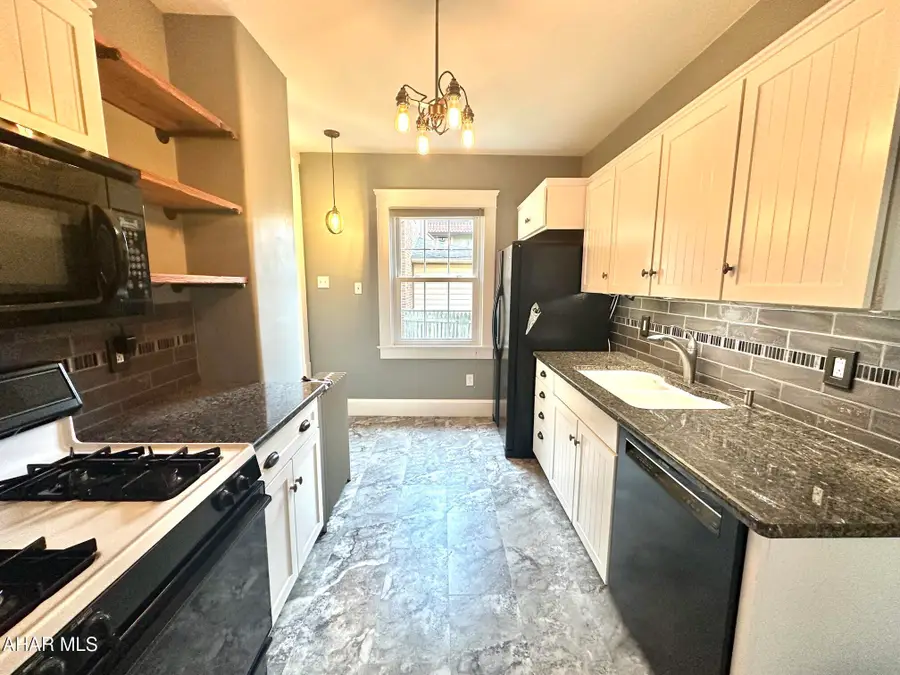 1013 Walnut Street, Hollidaysburg, PA 16648 - #3