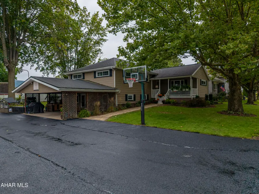 420 Benton Drive, Hollidaysburg, PA 16648 - #2