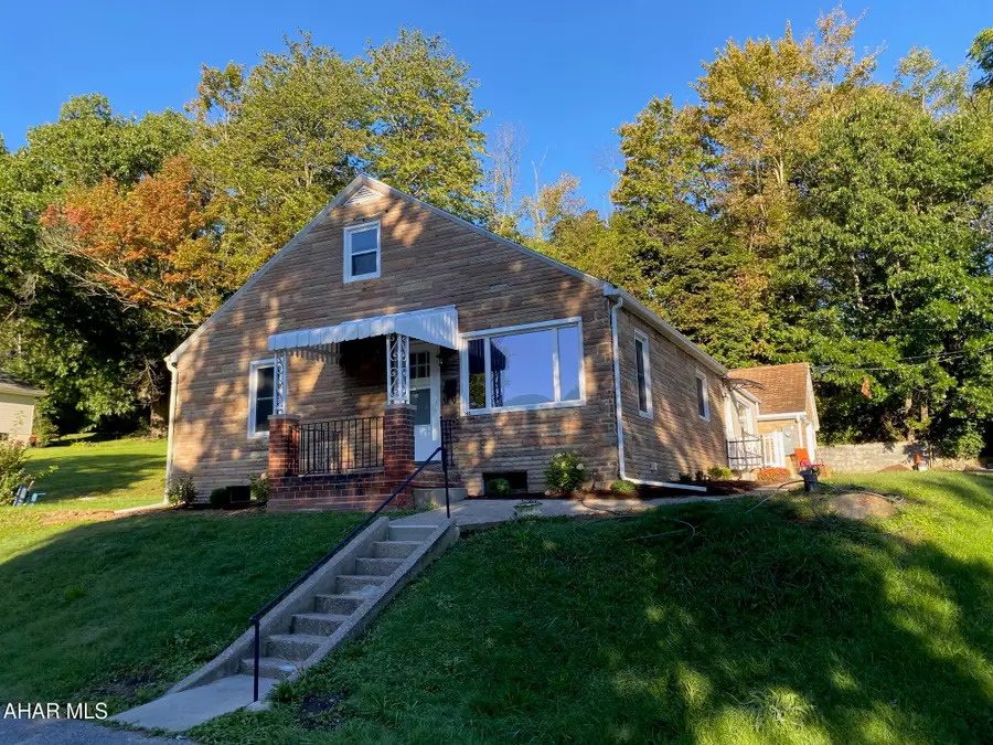 102 Logan Avenue, Altoona, PA 16602 - #2
