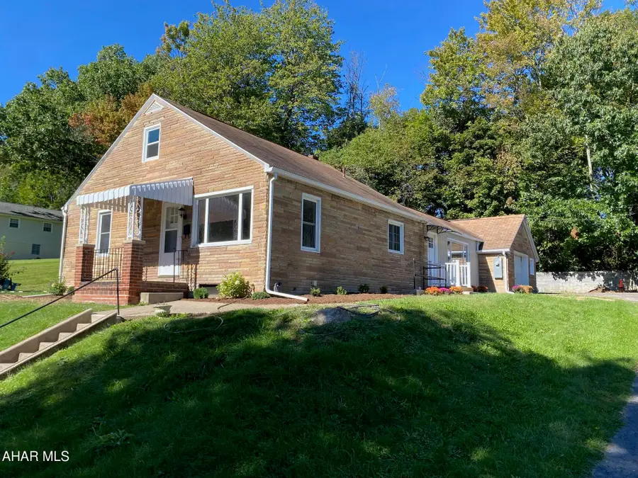 102 Logan Avenue, Altoona, PA 16602 - #3