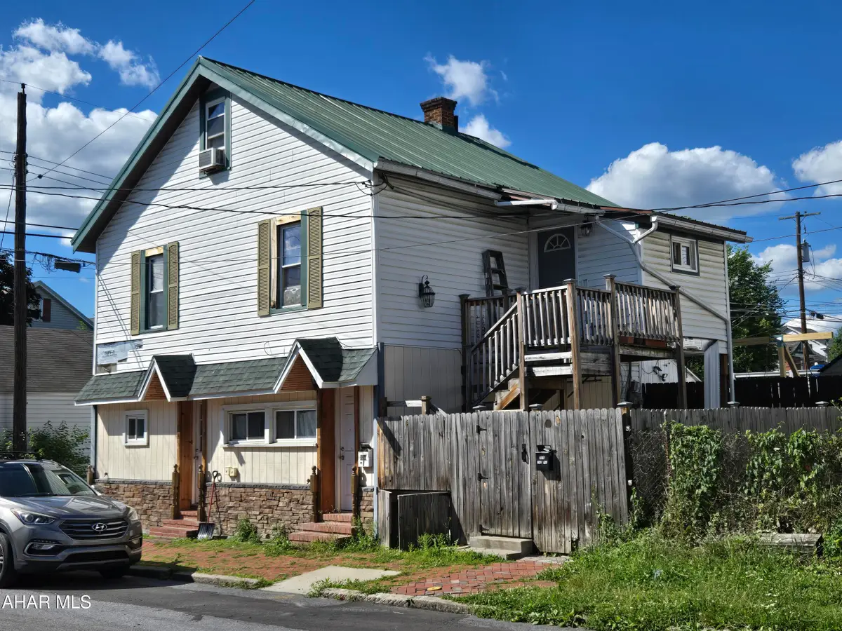 406 1st Street, Altoona, PA 16602 - #1