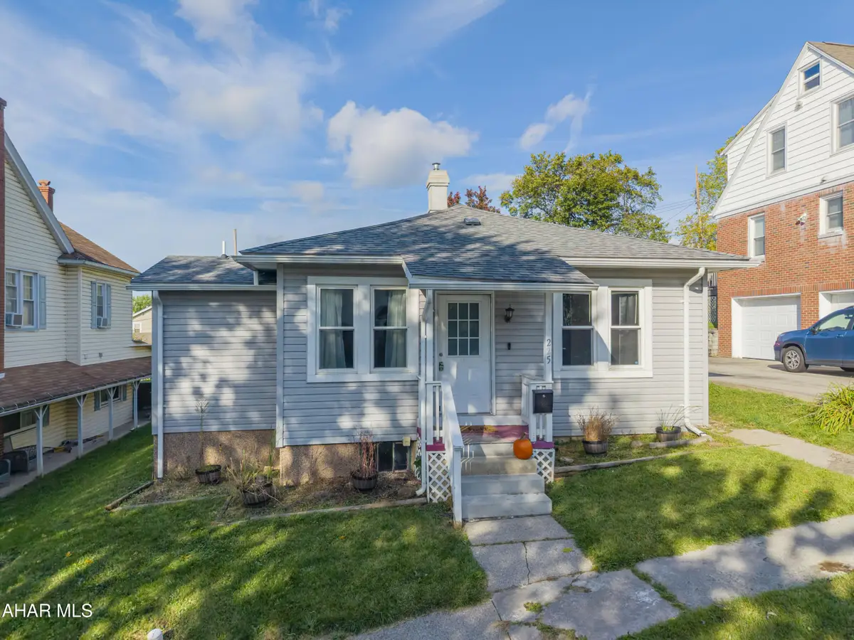 225 Calder Street, Altoona, PA 16602 - #1