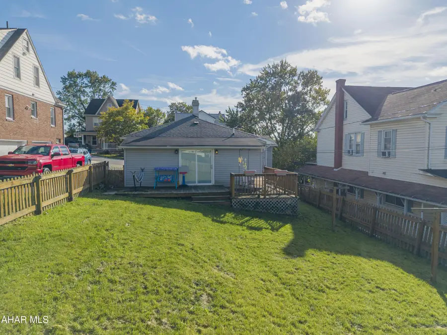 225 Calder Street, Altoona, PA 16602 - #3