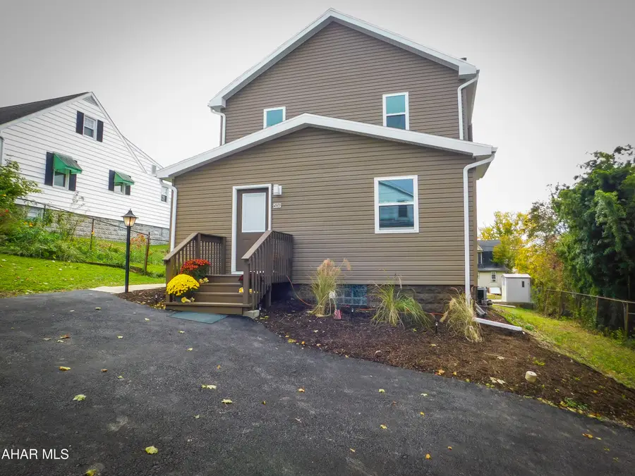506 Ash Street, Altoona, PA 16602 - #2