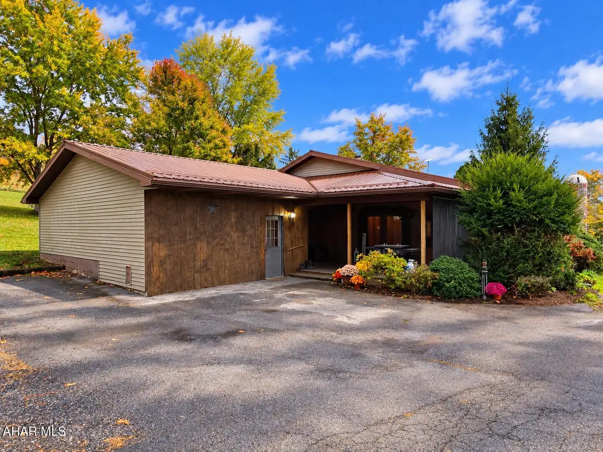 256 Loganbell Lane, Altoona, PA 16601 - #1