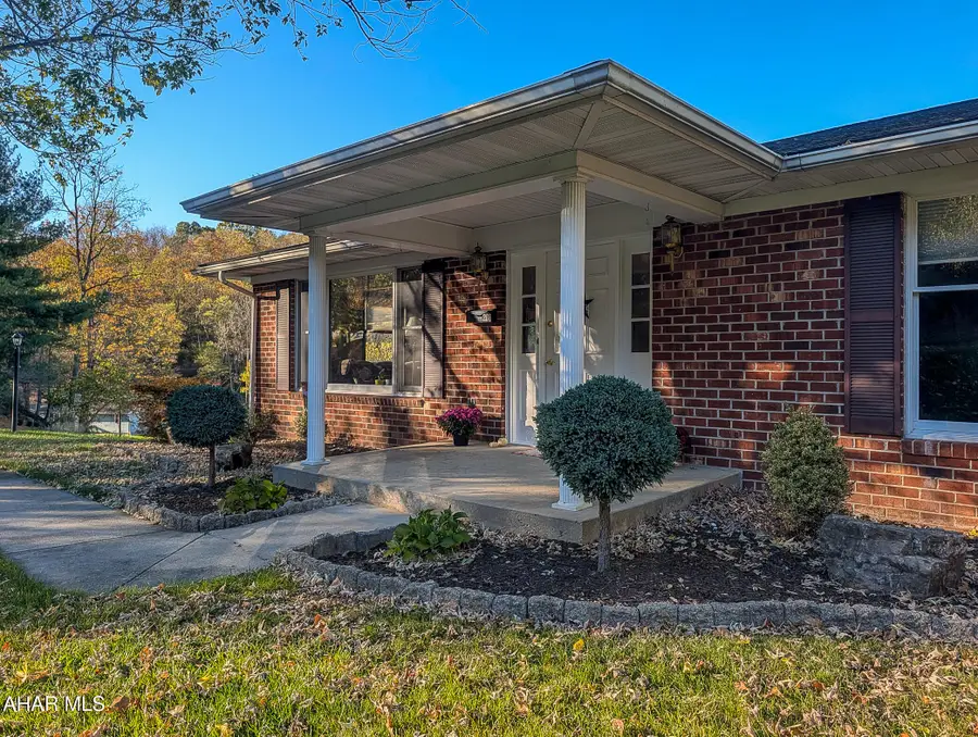 207 Crestview Avenue, Bedford, PA 15522 - #2