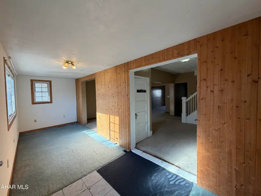 2608 W Chestnut Avenue, Altoona, PA 16601 - #3