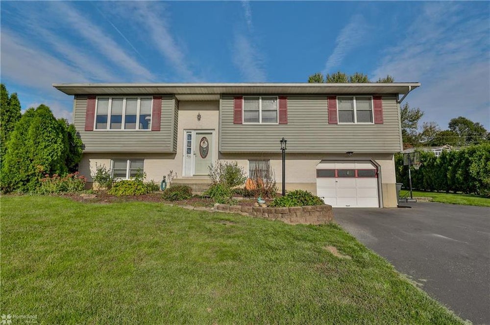 839 Carbon Street, Walnutport Borough, PA 18088 BHGRE