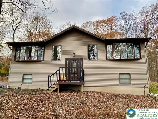 115 White Oak Court, Pocono Twp, PA 18372