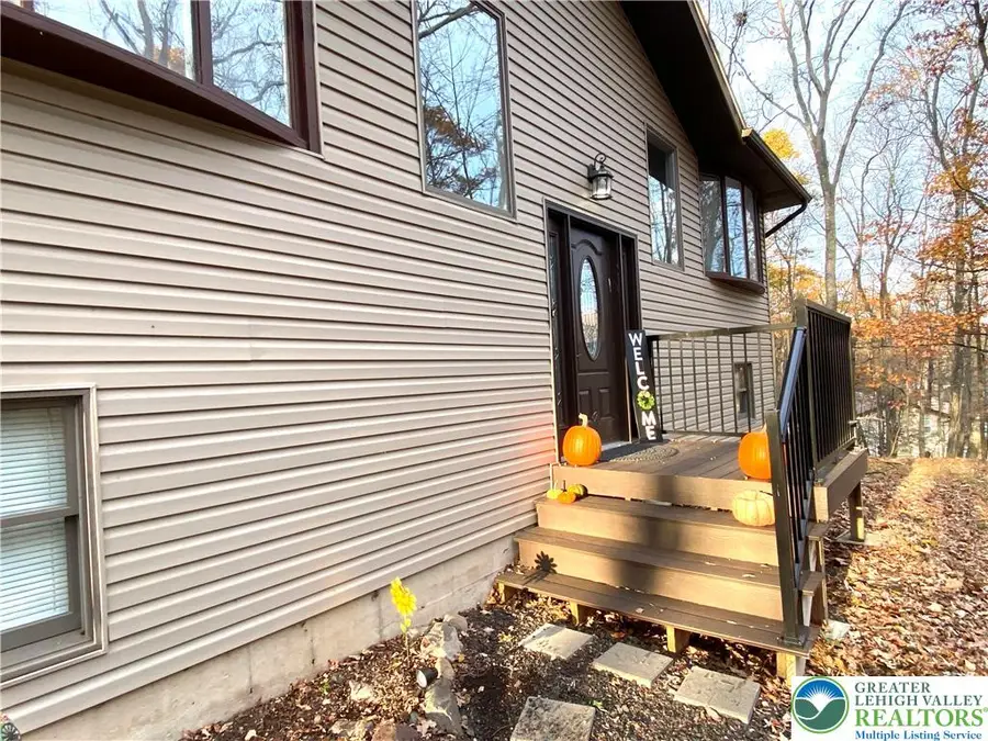 115 White Oak Court, Pocono Township, PA 18372 - Image #2