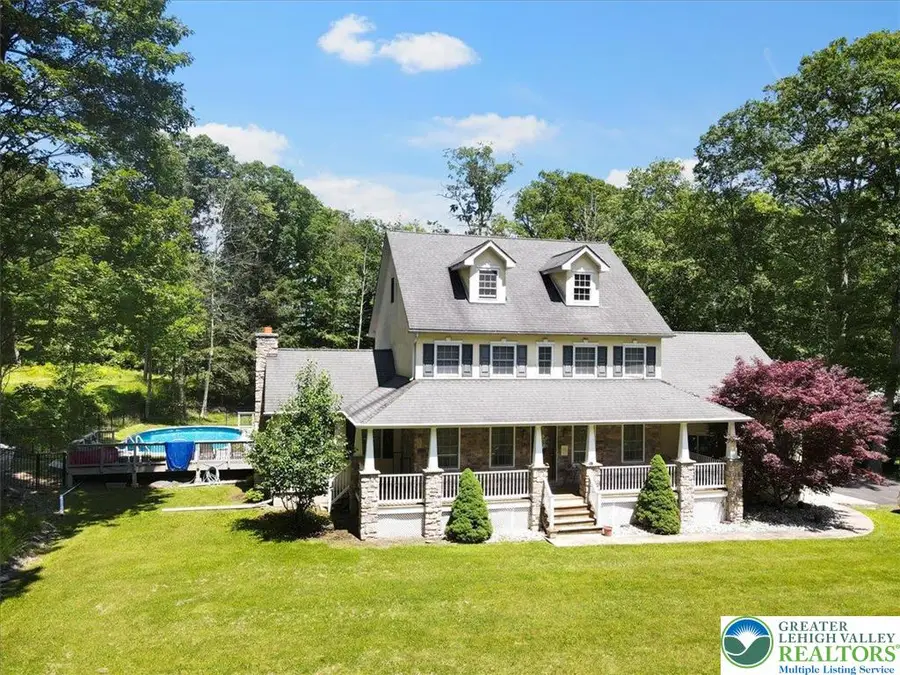 118 Hollow Drive, Stroudsburg, PA 18360 - Image #2